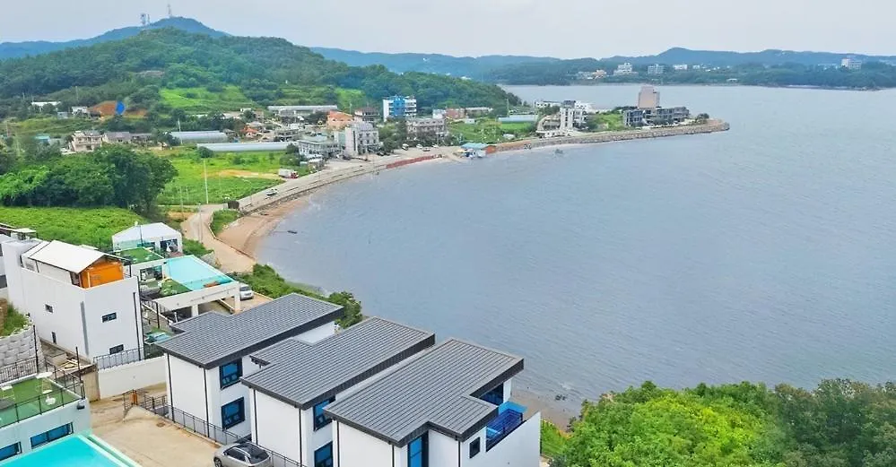 Ongjin Guardians Pool Villa Incheon South Korea